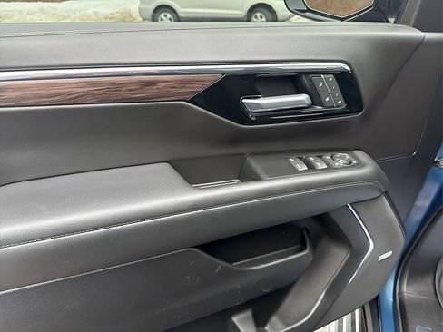 Used 2025 Chevrolet Tahoe LT w/ Comfort Package image 21