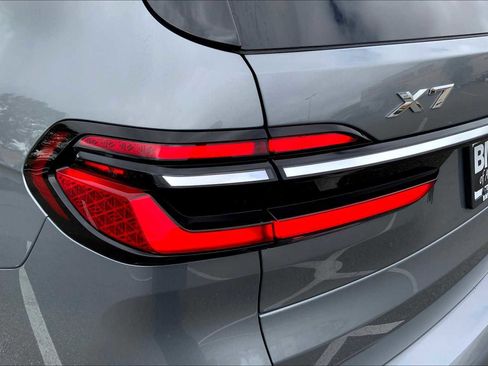 Used 2025 BMW X7 xDrive40i w/ Executive Package image 53