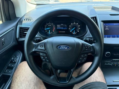 Used 2020 Ford Edge SE FWD image 26