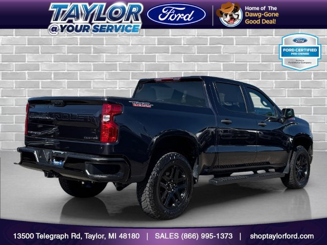Used 2022 Chevrolet Silverado 1500 Custom Trail Boss AWD/4WD image 3