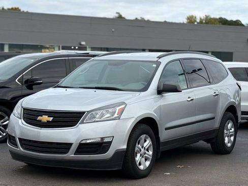 Used 2017 Chevrolet Traverse LS image 34