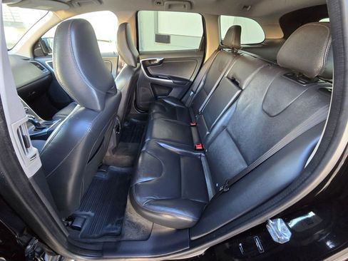 Used 2016 Volvo XC60 T5 Premier image 15