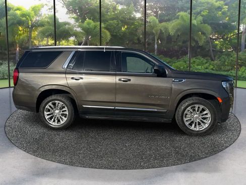 Used 2021 GMC Yukon SLT RWD image 4