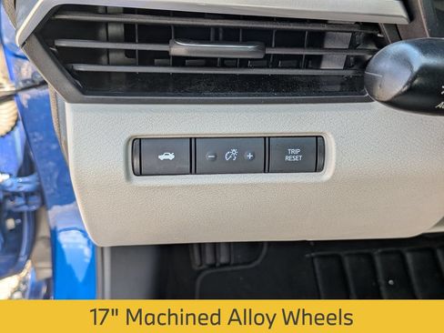 Used 2025 Nissan Altima 2.5 SV FWD image 19