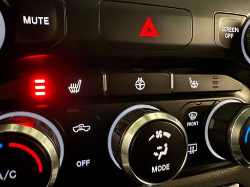 Used 2020 RAM 1500 Big Horn image 29