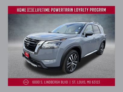 Used 2024 Nissan Pathfinder Platinum w/ Cargo Package
