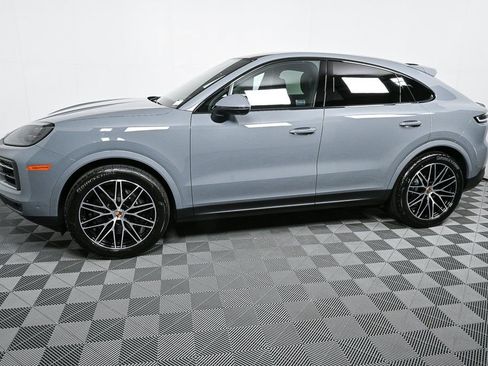 Certified 2025 Porsche Cayenne Coupe image 2