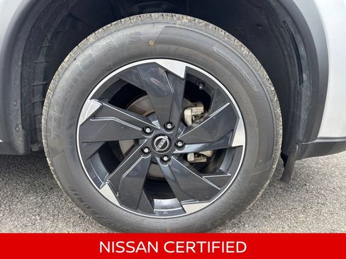 Certified 2025 Nissan Rogue SV AWD/4WD image 5