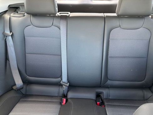 Used 2025 Chevrolet Trax LT w/ LT Convenience Package image 37