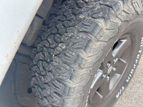 Used 2012 Jeep Wrangler Unlimited Sahara AWD/4WD image 14
