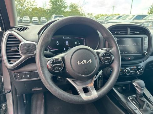 Used 2024 Kia Soul LX w/ Option Group 015 FWD image 11