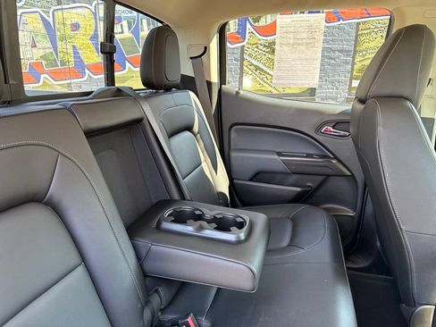 Used 2019 Chevrolet Colorado Z71 AWD/4WD image 12