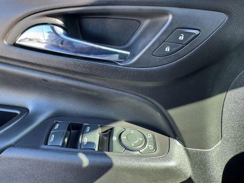 Used 2020 Chevrolet Equinox LT image 15