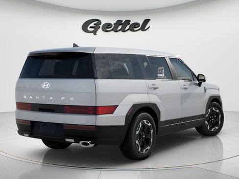 Used 2026 Hyundai Santa Fe SE FWD image 5