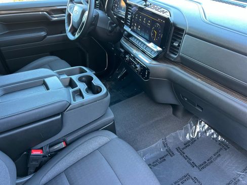 Used 2024 Chevrolet Silverado 1500 RST w/ Z71 Off-Road Package AWD/4WD image 14
