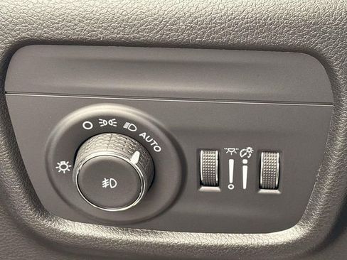 New 2025 Jeep Grand Cherokee L Limited w/ Black Appearance Package AWD/4WD image 29