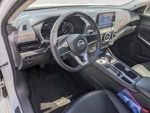 Used 2025 Nissan Sentra SR w/ SR Premium Package FWD image 9