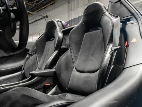 Used 2020 McLaren 600LT Spider RWD image 22