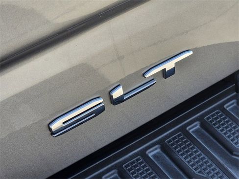 Used 2023 GMC Sierra 1500 SLT image 12