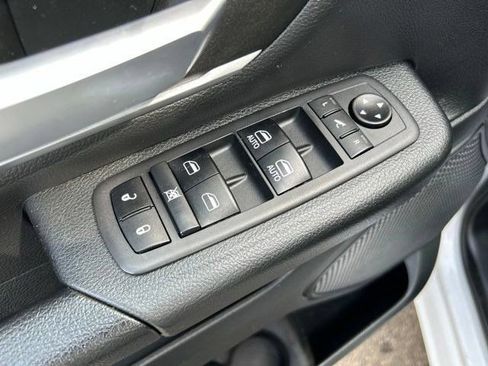 Used 2021 RAM 1500 Big Horn AWD/4WD image 12