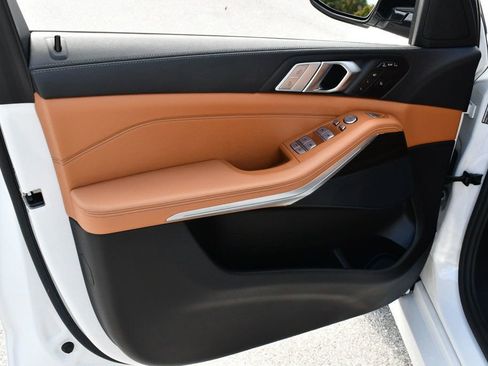 Used 2021 BMW X7 xDrive40i w/ Premium Package 2 image 40