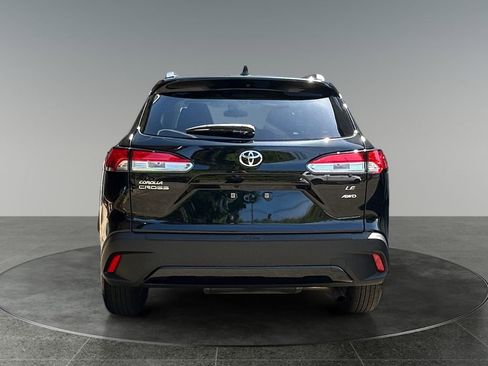 Used 2022 Toyota Corolla Cross LE AWD/4WD image 9