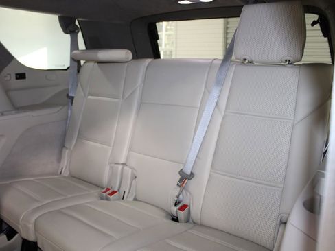 Used 2021 Cadillac Escalade Premium Luxury Platinum w/ Heavy-Duty Trailer Package image 27