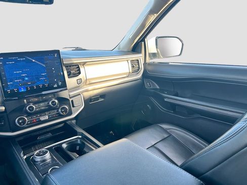 Used 2024 Ford Expedition Max XLT image 23