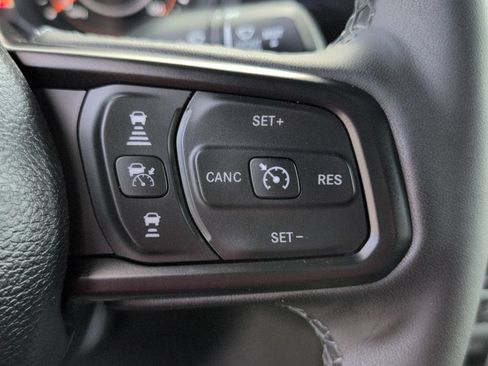 Used 2025 Jeep Gladiator Mojave AWD/4WD image 19