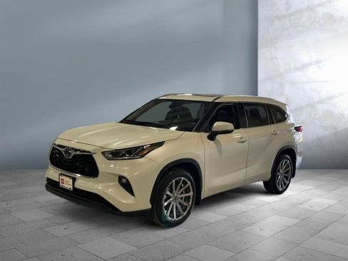 Certified 2020 Toyota Highlander Limited image 1