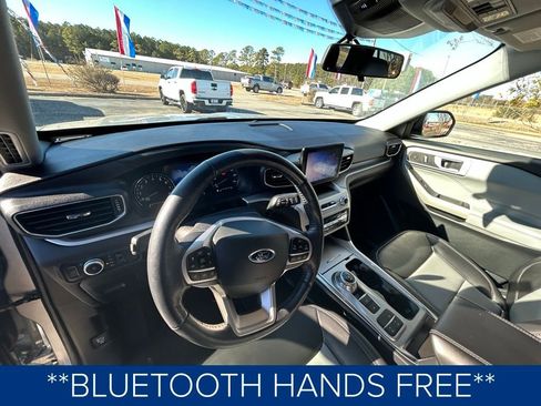 Used 2022 Ford Explorer XLT w/ Equipment Group 202A image 2