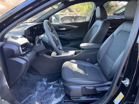 Used 2025 Buick Envista Preferred image 21