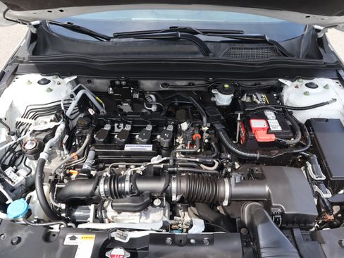 Used 2018 Honda Accord Sport image 26