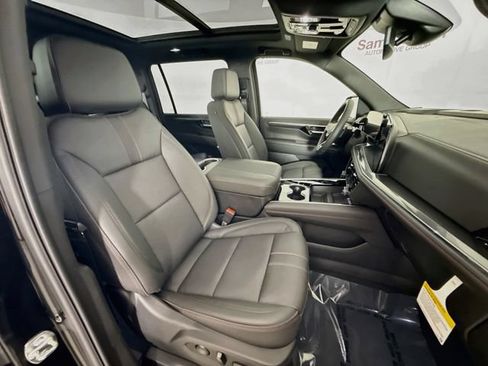 New 2026 Chevrolet Suburban RST w/ RST Capability Package AWD/4WD image 32