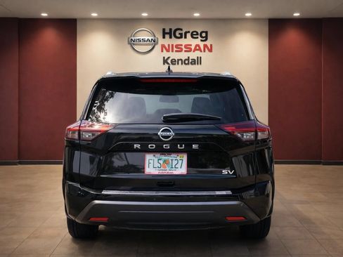 Certified 2024 Nissan Rogue SV w/ SV Premium Package FWD image 5