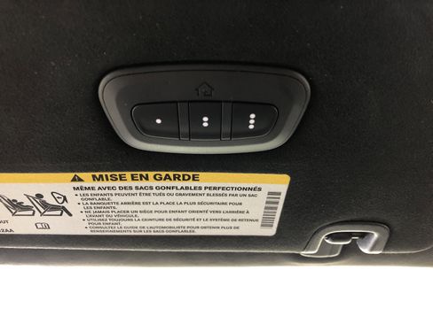 Used 2024 Chrysler Pacifica Pinnacle w/ Trailer Tow Group image 27