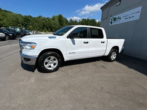 Used 2024 RAM 1500 Big Horn AWD/4WD image 2
