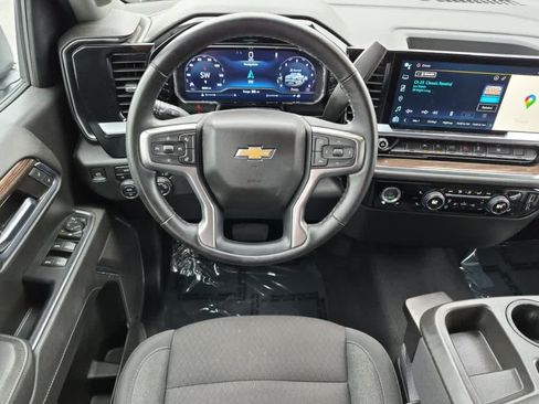 Used 2023 Chevrolet Silverado 1500 LT AWD/4WD image 8