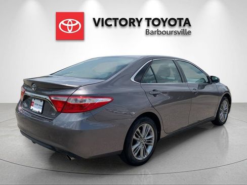 Used 2017 Toyota Camry SE FWD image 7
