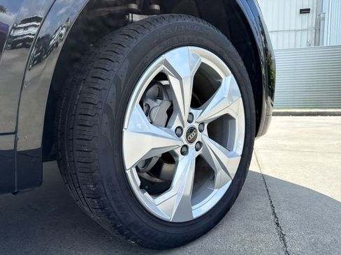 Used 2024 Audi Q5 2.0T Premium Plus w/ Premium Plus Package image 12