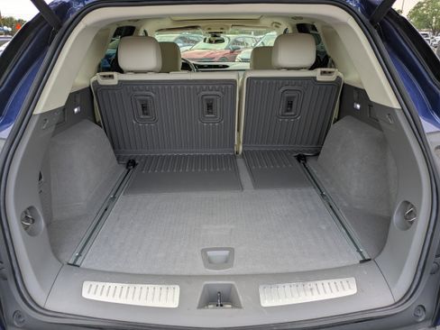 Used 2023 Cadillac XT5 Premium Luxury w/ LPO, Floor Liner Package FWD image 7