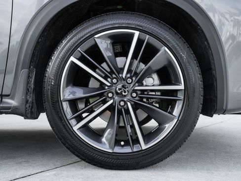 Used 2025 INFINITI QX55 Luxe w/ Accent Package image 23