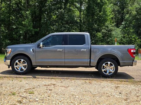 Used 2023 Ford F150 Lariat RWD image 2