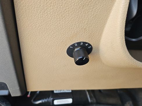 Used 2013 Ford F250 Lariat w/ Lariat Ultimate Pkg AWD/4WD image 16