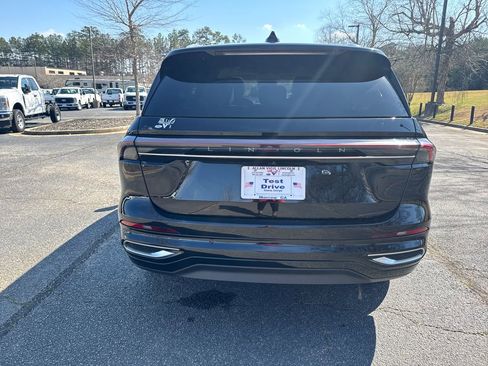 Used 2025 Lincoln Nautilus Reserve image 6