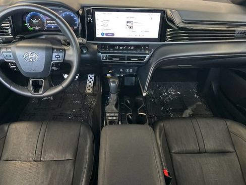 Used 2025 Toyota Camry XSE FWD image 17