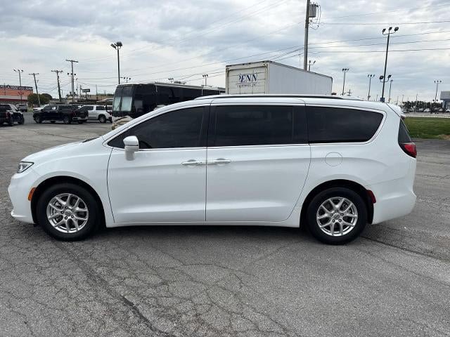 Used 2021 Chrysler Pacifica Touring-L FWD image 9
