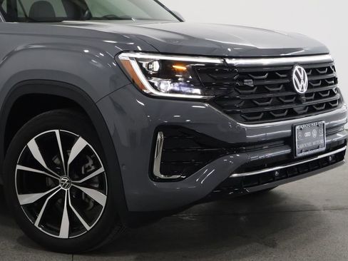 Used 2024 Volkswagen Atlas Cross Sport SEL Premium R-Line image 3