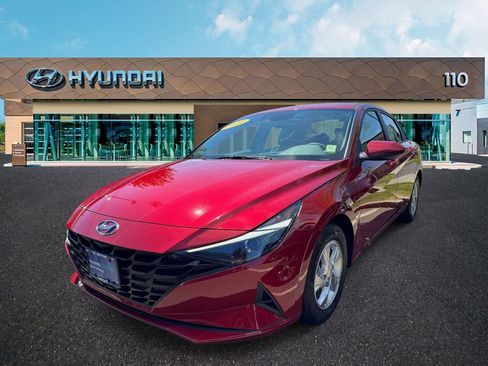 Used 2023 Hyundai Elantra SE FWD image 2