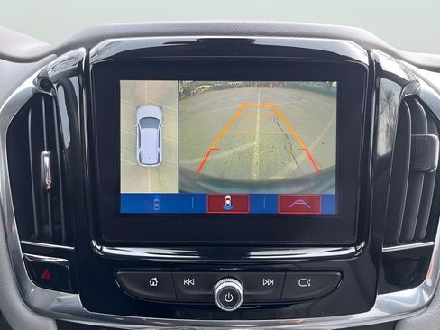 Used 2018 Chevrolet Traverse LT w/ LPO, 'HIT The Road' Package image 27